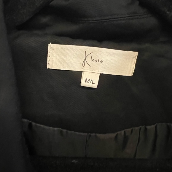 klesis Elegant Black Trench Coat with Gingham Accents M/L - Picture 5 of 7